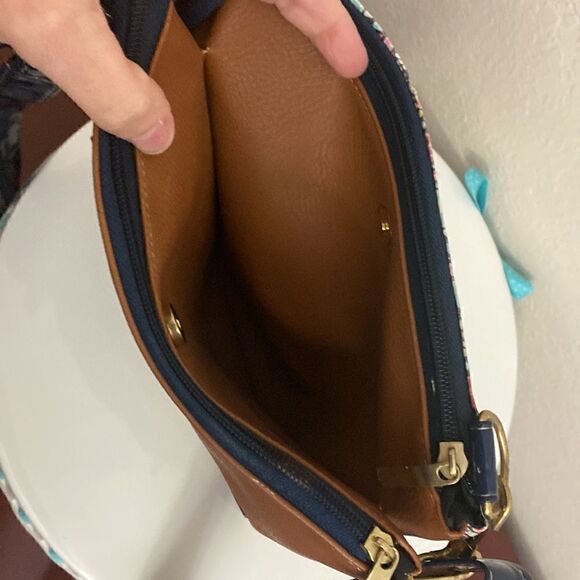 🌺💎A RARE CROSSBODY BAG!!   - Picture 6 of 7